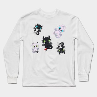 Toothless the dragon with family furies, how to train your dragon family Long Sleeve T-Shirt